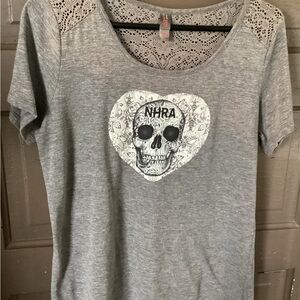 Gray Skull Graphic T-Shirt
